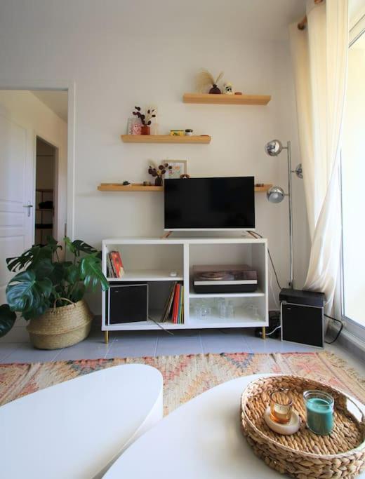 Cosy Appartement Entre Vignes Et Garrigue Avec Piscine Peret Екстер'єр фото